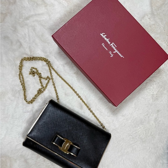 SALVATORE FERRAGAMO MINI CLUTH IN SAFFIANO LEATHER with chain - Picture 1 of 12